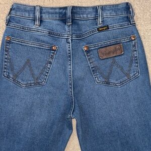 Wrangler Women's Classic Blue Flare Leg Jeans